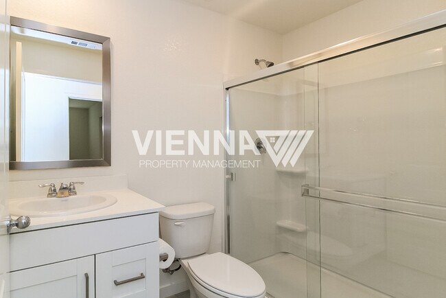 Building Photo - 1048 Silver Feather Wy