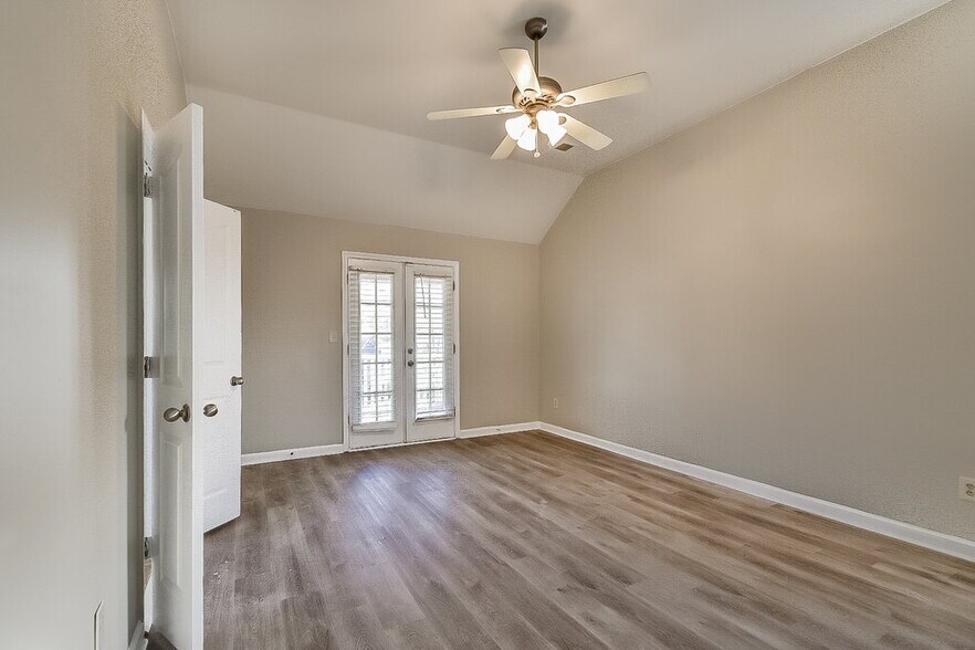 Building Photo - 8531 Griffin Park Dr