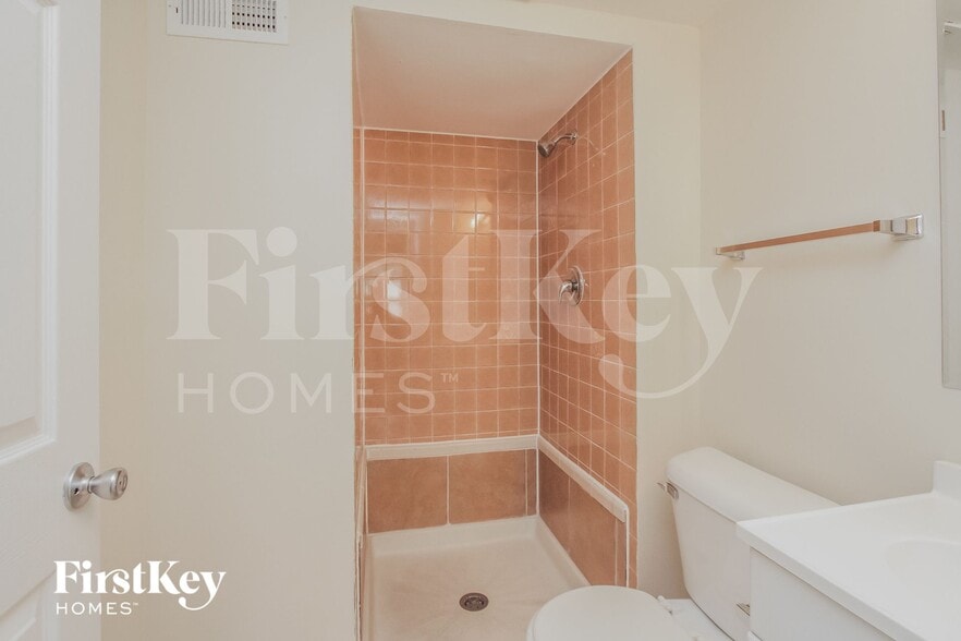 Building Photo - 19724 Orchard Ave