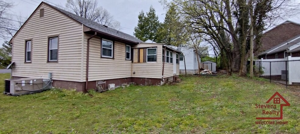 Building Photo - 25 N Franklin Ave