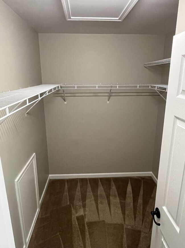 Building Photo - Beautiful 2 Story Corner Lot 3 Bed home in...