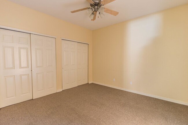Building Photo - Spacious 3 bedroom, 2.5 Bath Condo in East El Paso!!