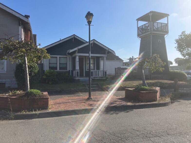 Primary Photo - 728 2nd St