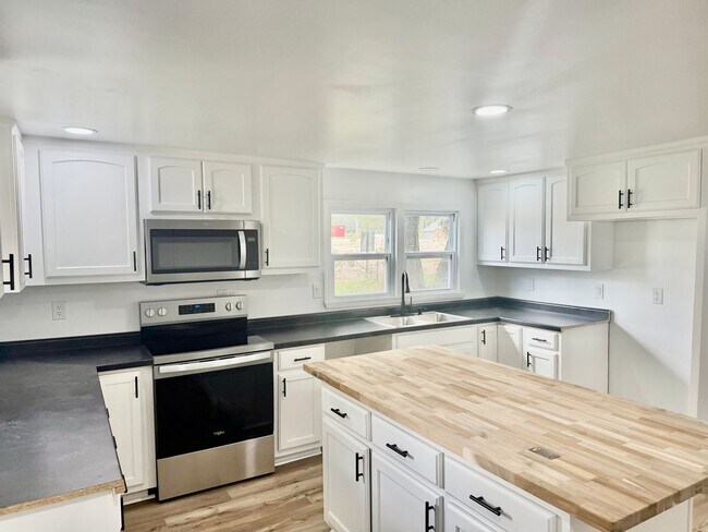 Building Photo - 804 S Askins St