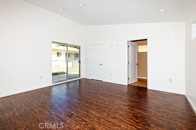 Building Photo - 3240 Montrose Ave