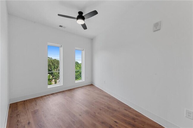 Building Photo - 456 Flat Shoals Ave SE