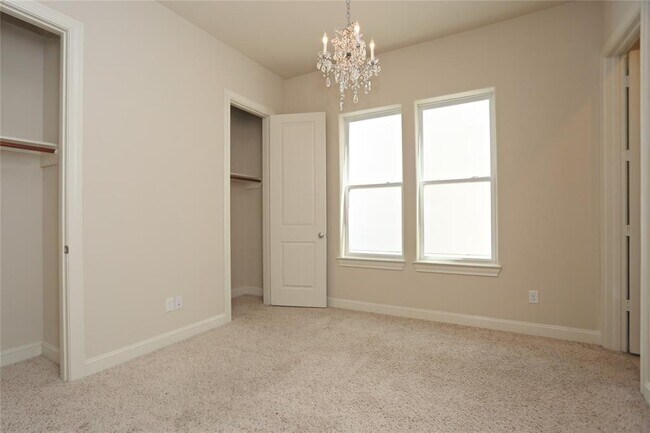 Building Photo - 3216 McKinney St