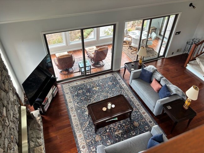 Building Photo - 1403 Fleetwood Plaza