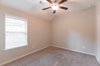 Building Photo - 87 Bloomhill Pl