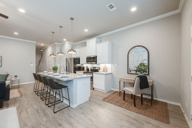 Building Photo - 4009 Oaklawn St