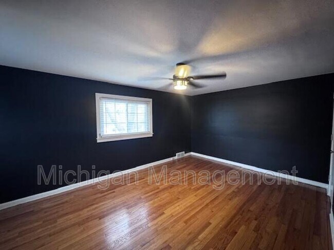 Building Photo - 2714 Glenview Ave