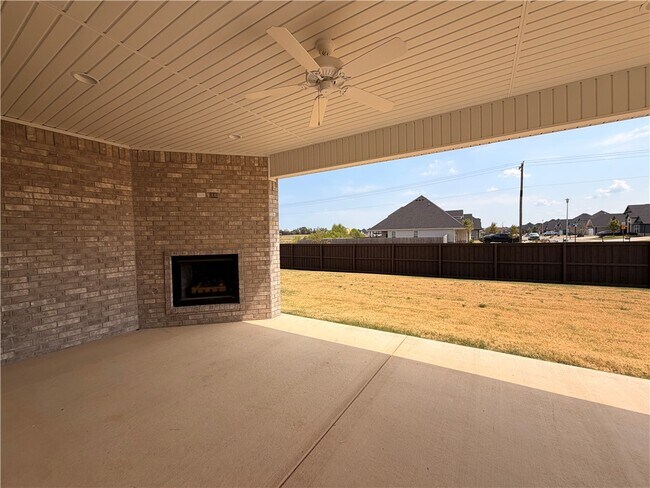 Building Photo - 1230 Fierce Ln