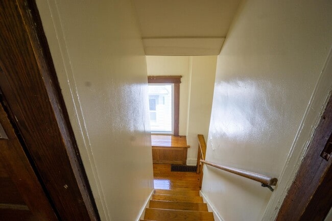 Building Photo - Single Family Home Available 6/1/26