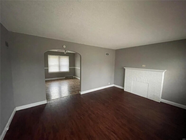 Building Photo - 207 Newell Dr