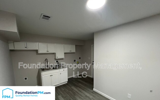 Building Photo - 4911 Shayne Cove