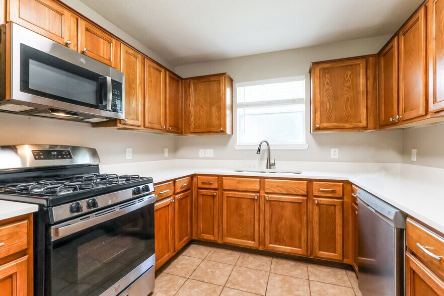 Building Photo - 10005 Sterling Pl Dr