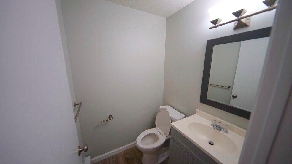 Building Photo - 64 Crystal Ln