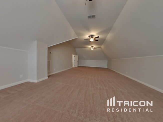 Building Photo - 3125 Hidden Creek Dr