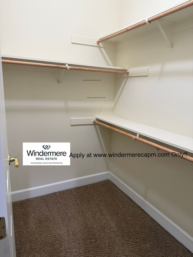 Building Photo - Welcome Home To This Well Maintained Immaculate Westlake Gated Community HOME!