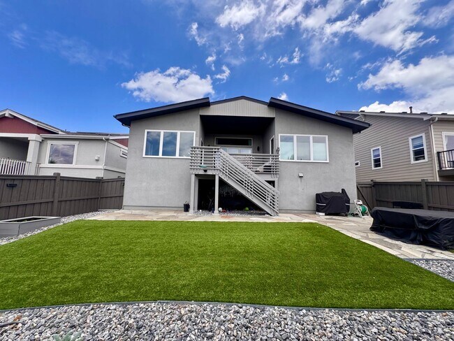 Building Photo - LUXURY 4 Bedroom home in NORTHGATE with Mountain Views