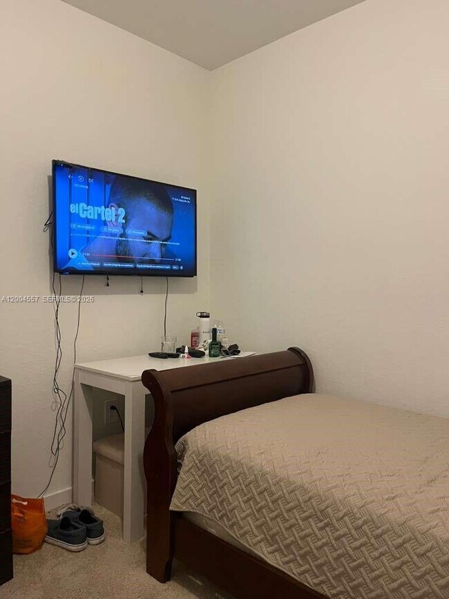 Building Photo - 1431 NE 3rd Ave