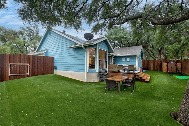 Building Photo - 11816 Rain Forest Cove