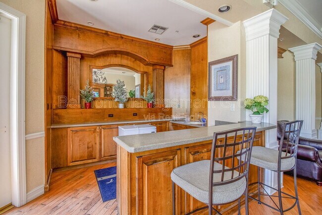 Building Photo - 842 Grand Regency Pointe