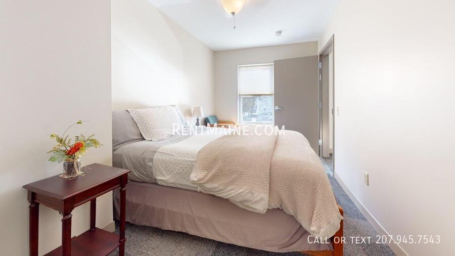 Building Photo - 8 Elizabeth Ave