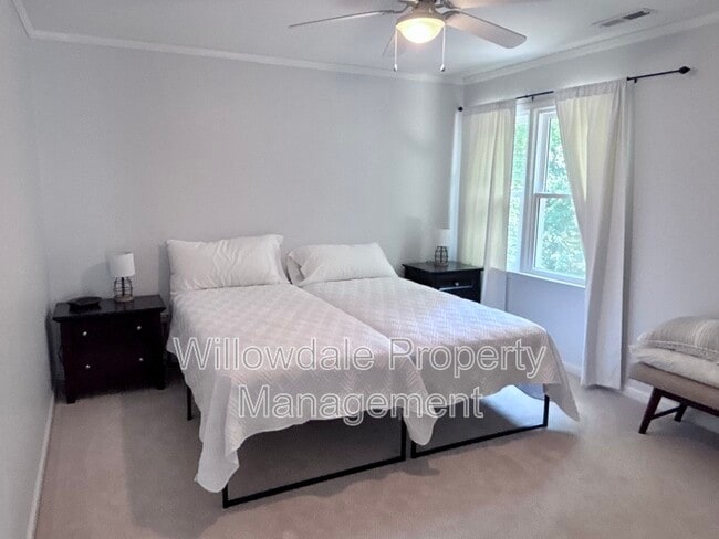 Building Photo - 305 Silvercliff Trail