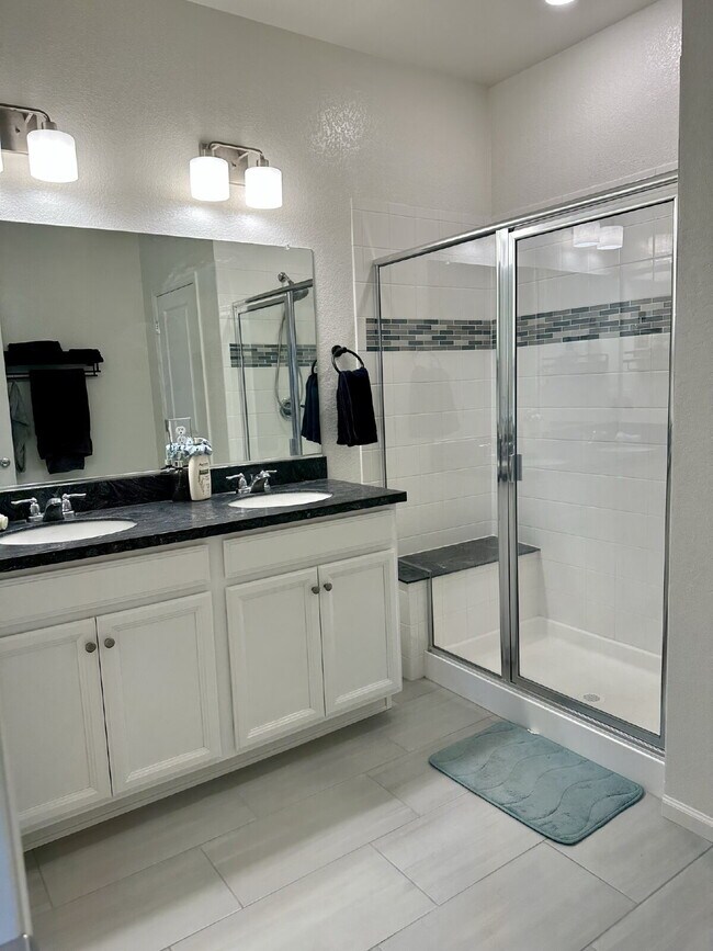 Building Photo - MOVE IN SPECIAL:   Move in before January 31, 2026 receive $500 off of 1st Month’s Rent.