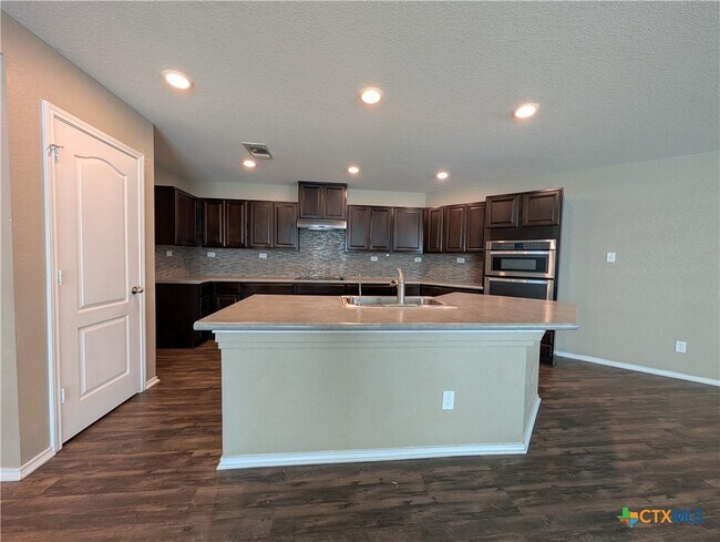 Building Photo - 2096 Brandywine Dr