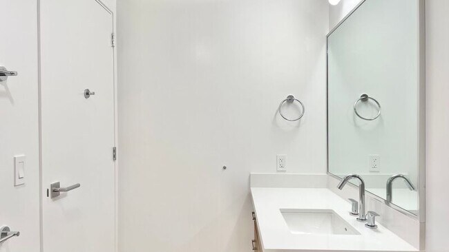 Building Photo - 629 Ke’eaumoku St