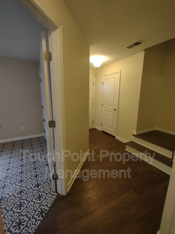 Building Photo - 4073 Zilker Park Dr