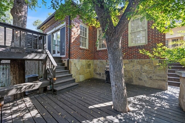 Building Photo - 1007 N Windomere Ave