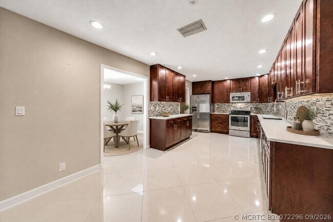 Building Photo - 574 Juniper Pl