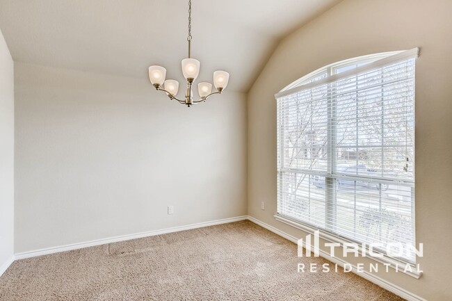 Building Photo - 1617 Grand Ct