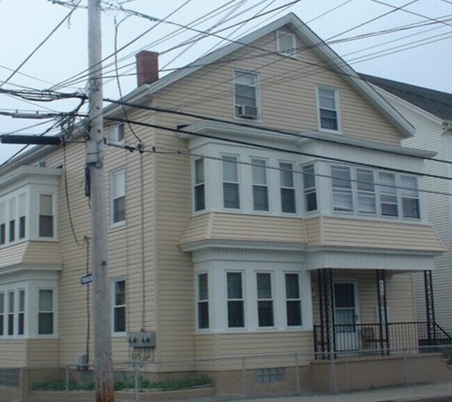 Building Photo - 861 Locust St
