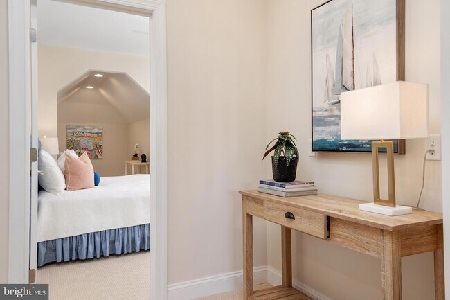 Building Photo - 1576 Bay Head Rd