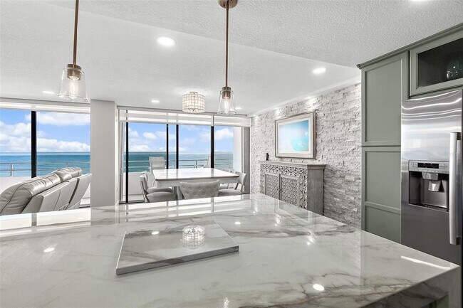 Building Photo - 1601 N Central Ave