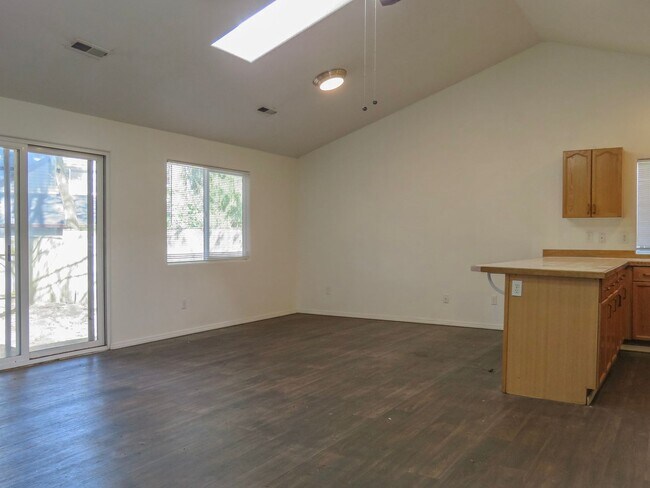 Building Photo - 3 Bedroom 2 Bath Ranch Home Coming soon !