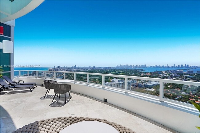 Building Photo - 4401 Collins Ave