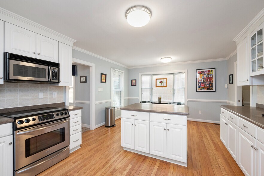 Building Photo - 338 W Olney Rd