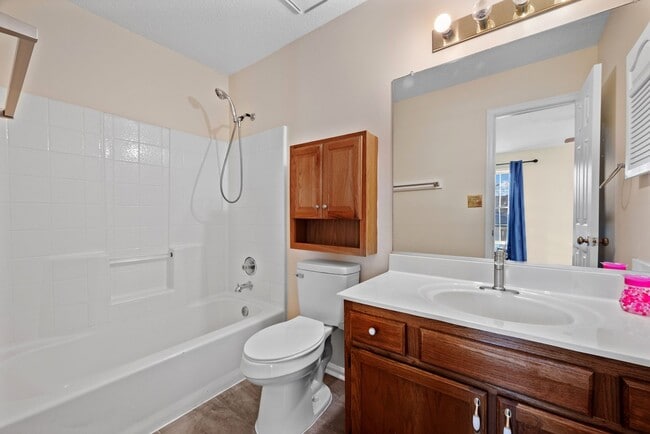 Building Photo - 2 Bed 2 Bath Home for rent in Yorktown!