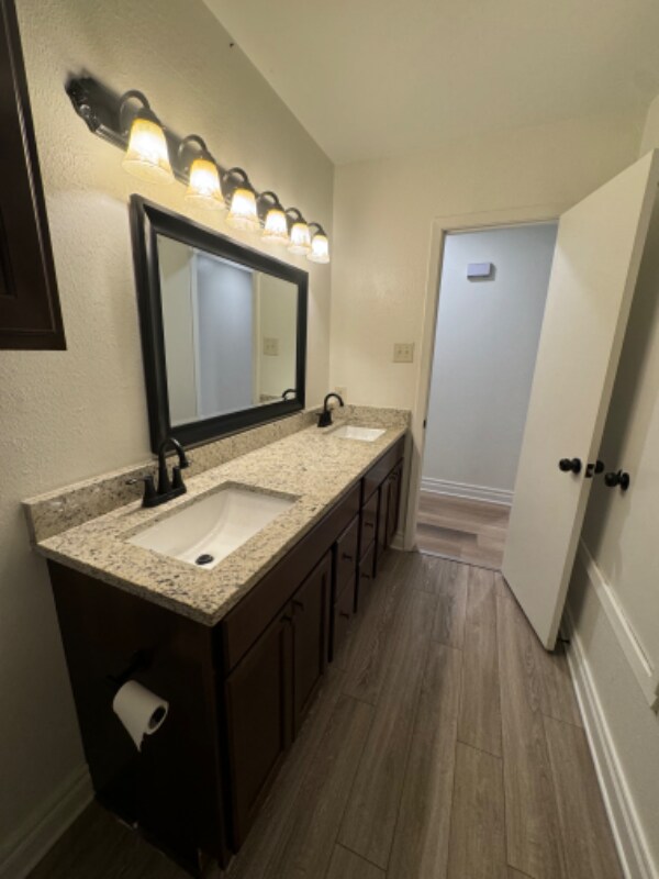 Building Photo - 1302 Blueridge Pkwy