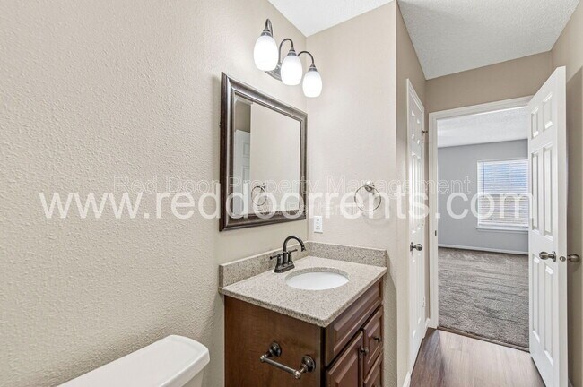 Building Photo - 603 Clear Creek Dr