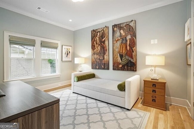 Building Photo - 407 8th St NE