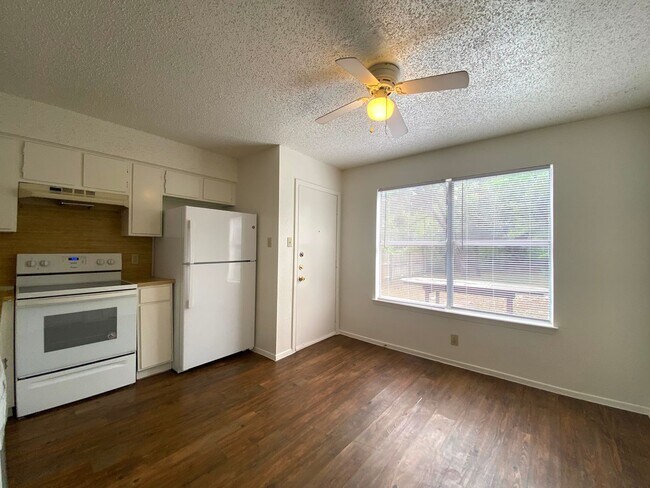 Building Photo - 1509 Cinnamon Path
