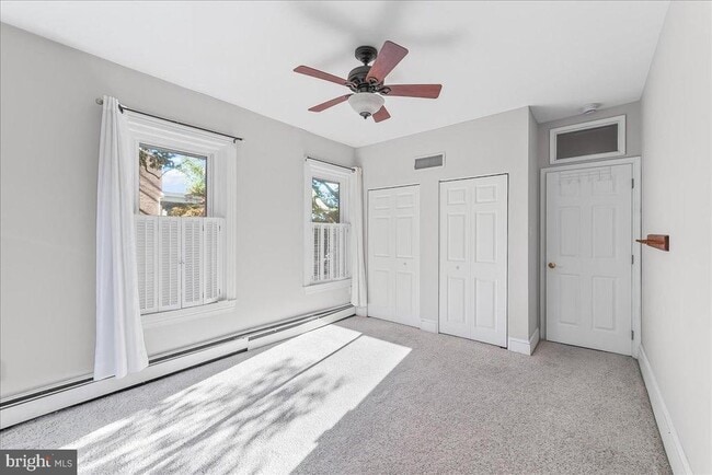 Building Photo - 240 W Miner St