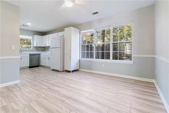 Building Photo - 973 Ashwood Green Ct