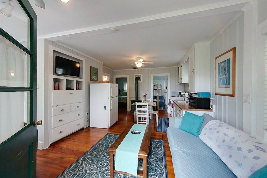 Building Photo - 29 Warren Ave